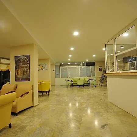 Hotel Amos 3*