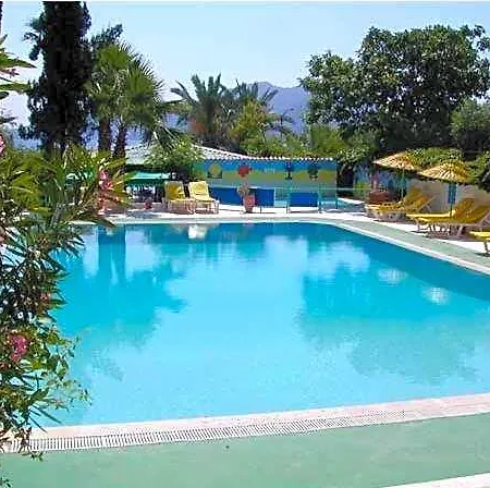Amos Hotel 3*