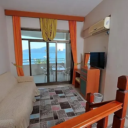 Hotel Amos 3*